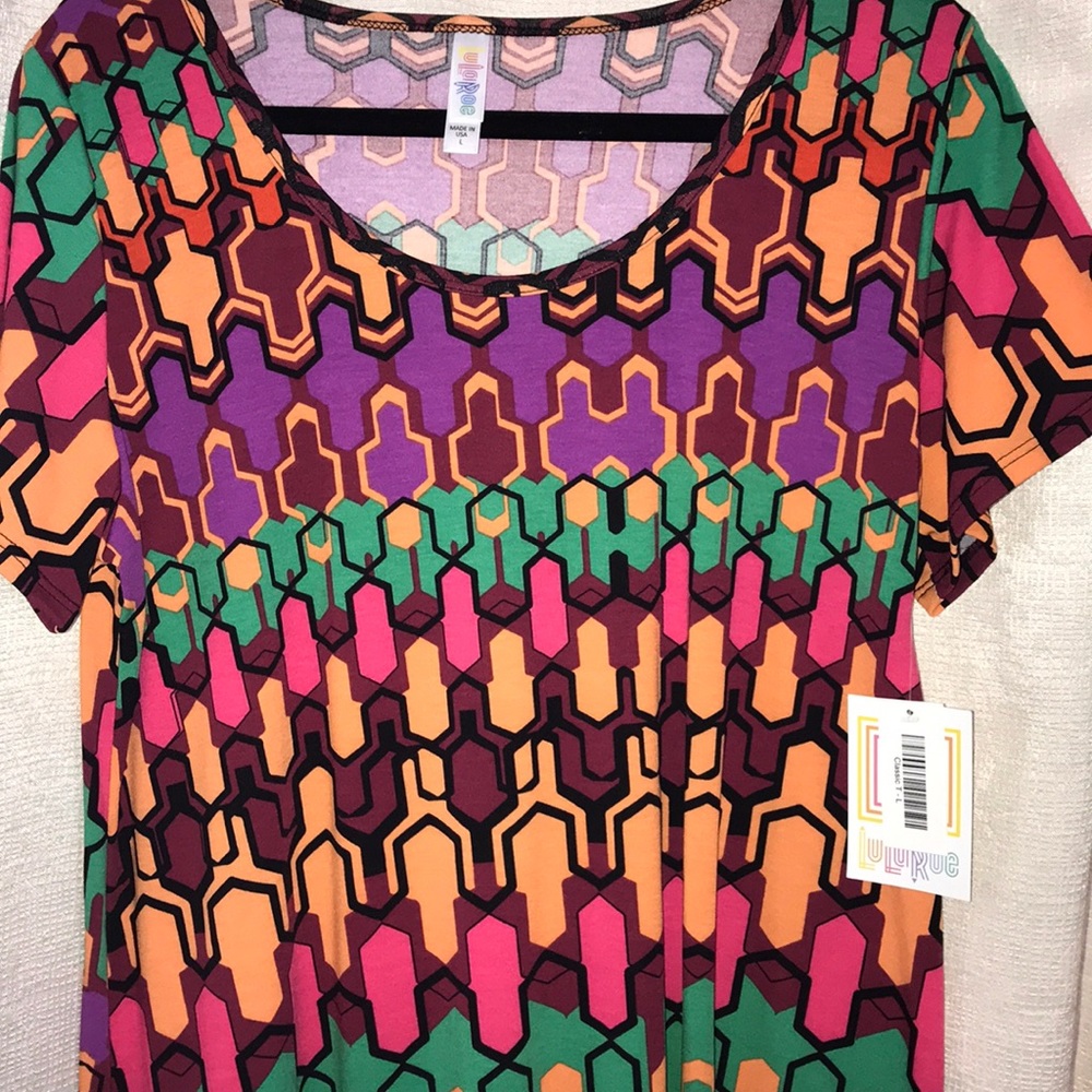 Large Lularoe classic t